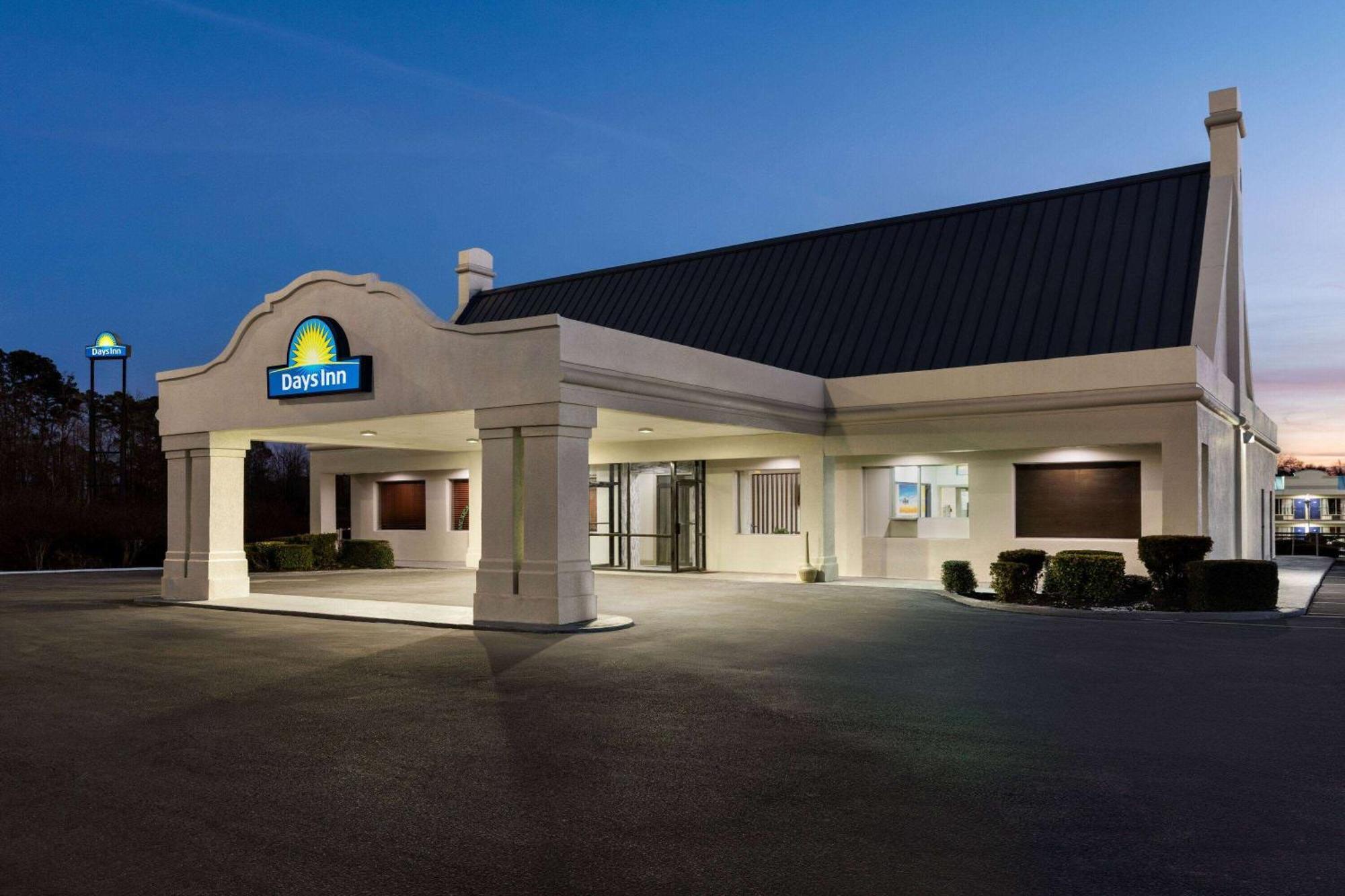 Days Inn By Wyndham Emporia Exterior photo